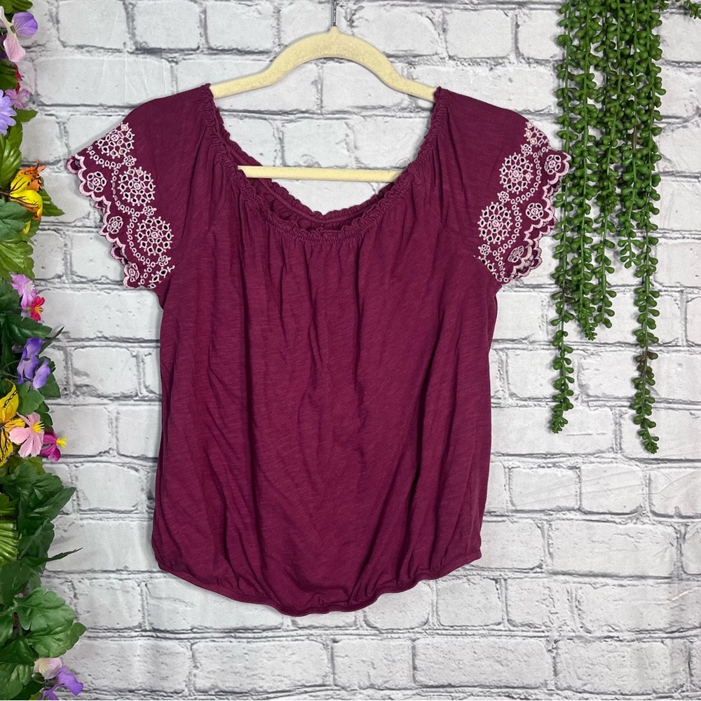 .:🌼3/$30🌼American Eagle Outfitters Short Sleeve Embellished Top Size Small